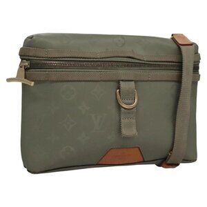 LOUIS VUITTON Monogram Titanium Messenger PM Bag Gray M43889 LV Auth 116190